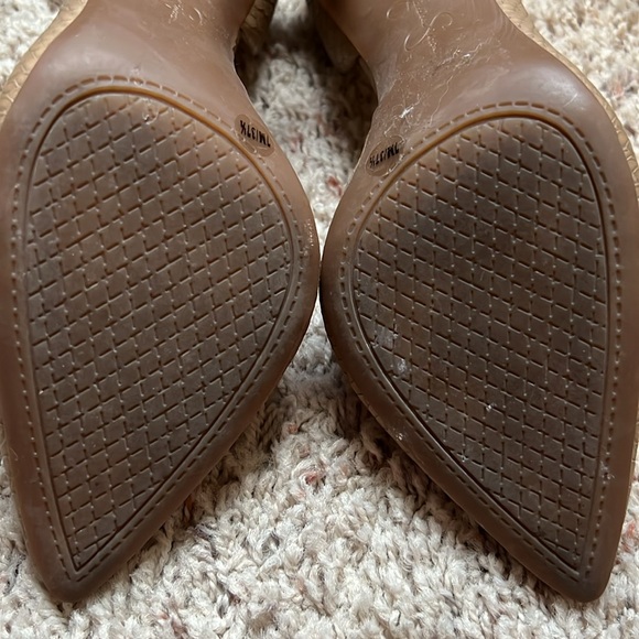 Heels - Picture 6 of 8